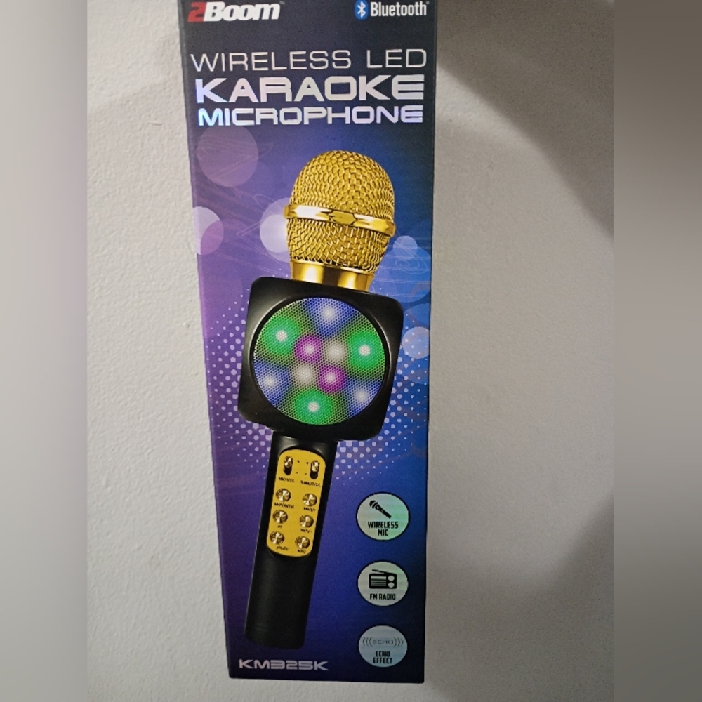 2Boom Wireless LED Karaoke Microphone Color Gold, FM Radio, Echo Effect - Picture 5 of 5